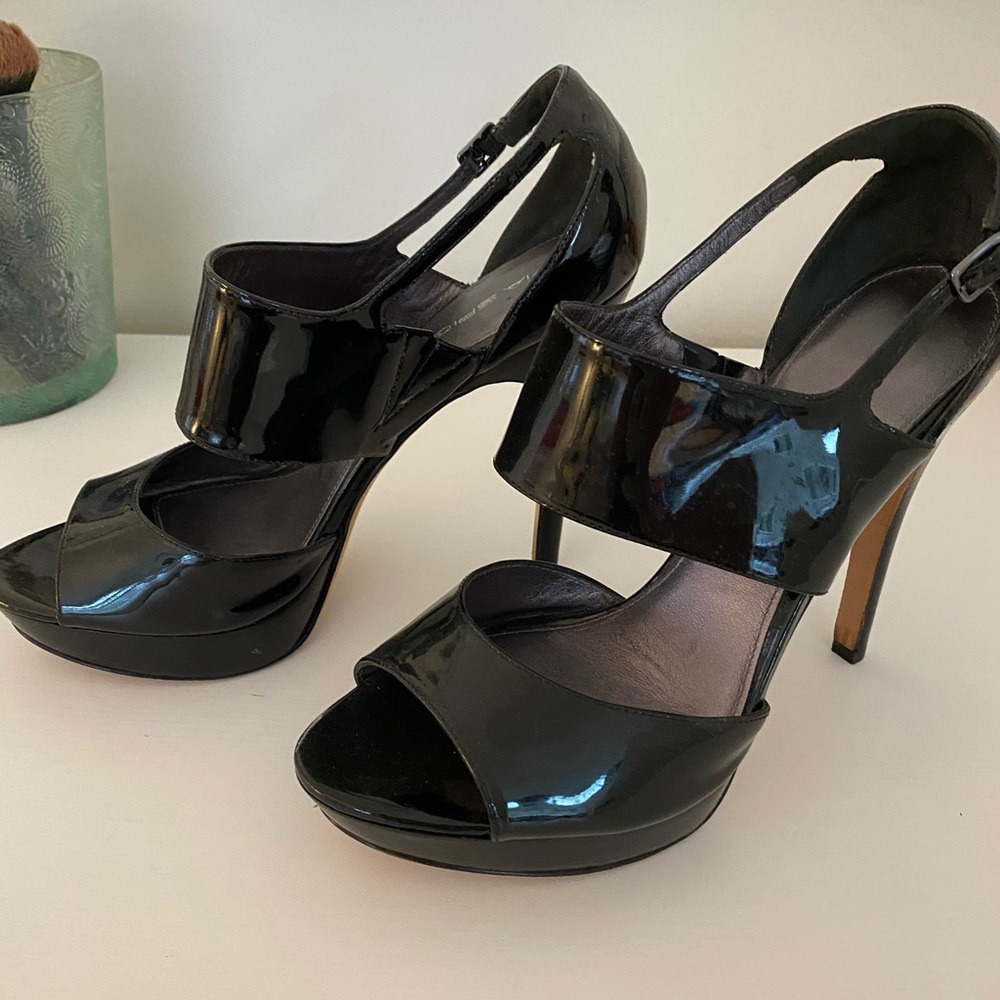 Black patent leather Via spiga stilettos